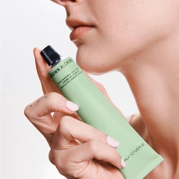 Grown Alchemist Skin Renewal Day Cream to comfort, replenish & hydrate - Picture 2 of 12